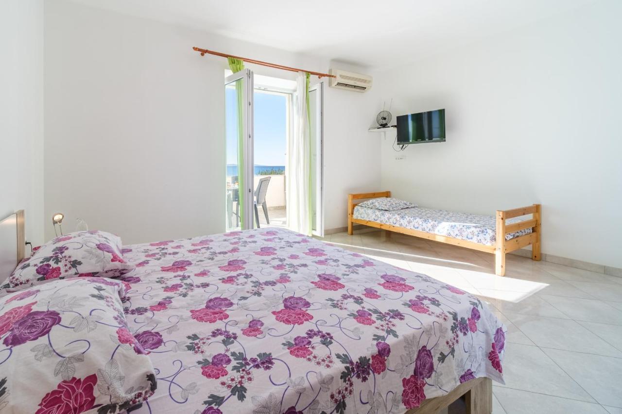 Beach Paradise Apartments ポドストラナ エクステリア 写真
