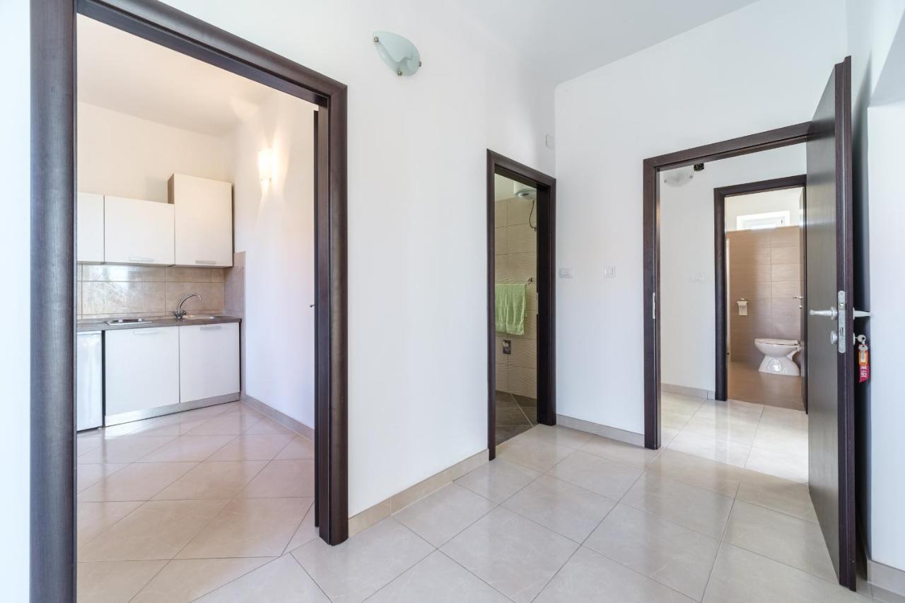 Beach Paradise Apartments ポドストラナ エクステリア 写真