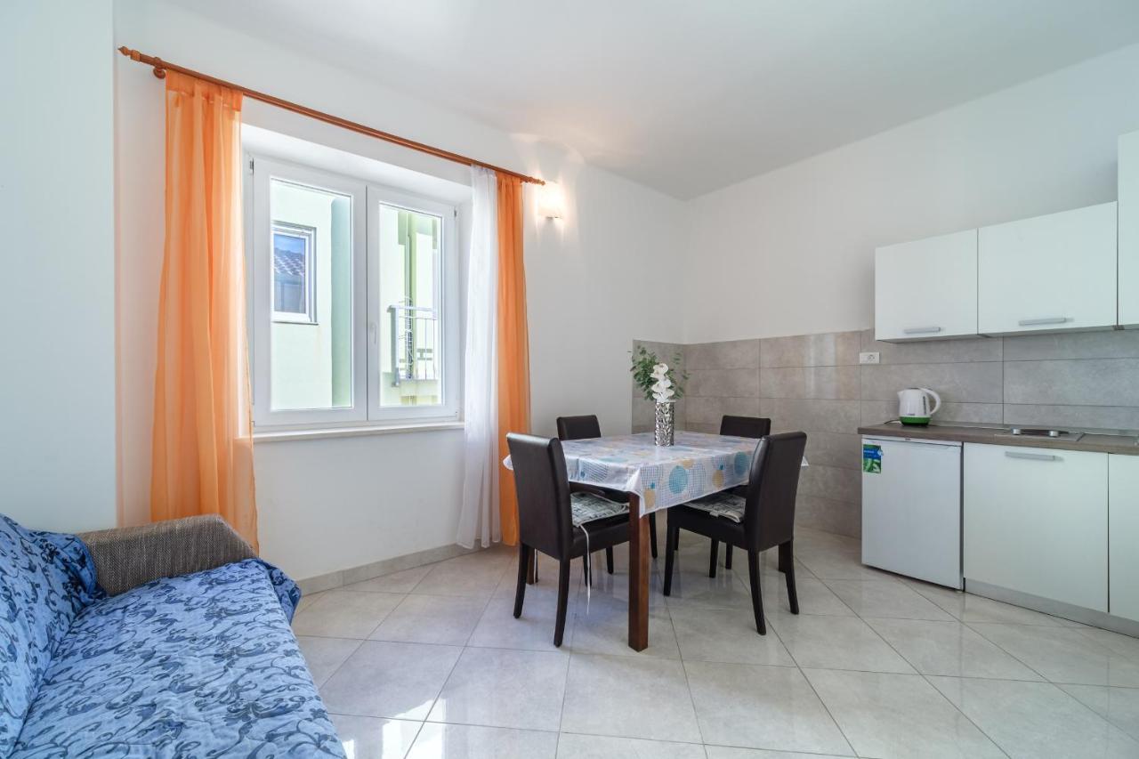 Beach Paradise Apartments ポドストラナ エクステリア 写真