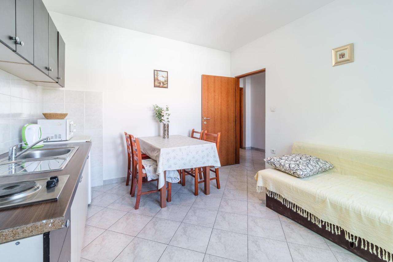 Beach Paradise Apartments ポドストラナ エクステリア 写真