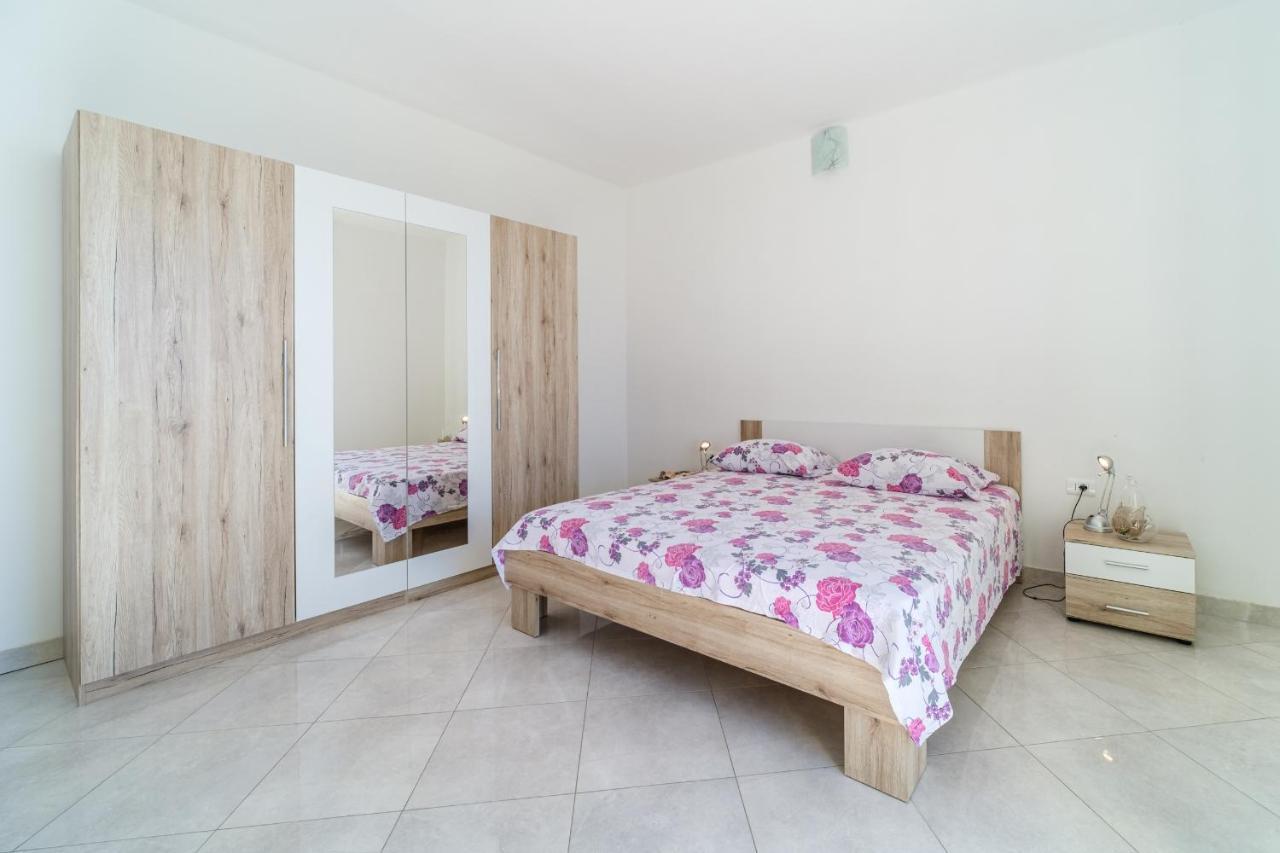 Beach Paradise Apartments ポドストラナ エクステリア 写真