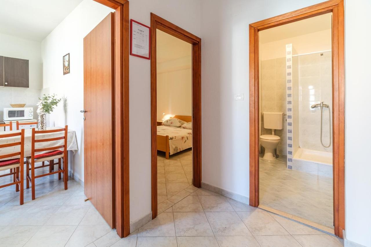 Beach Paradise Apartments ポドストラナ エクステリア 写真