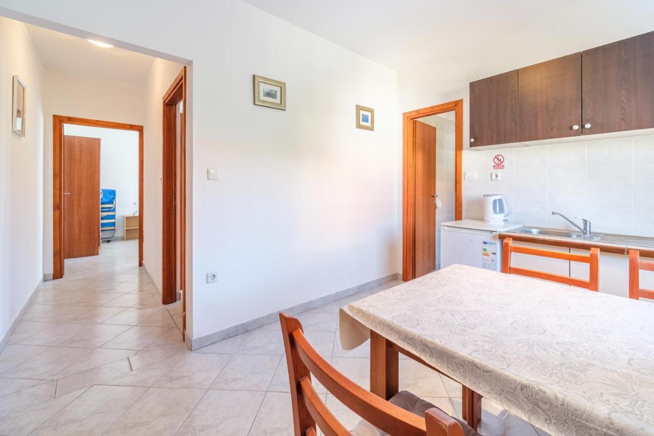 Beach Paradise Apartments ポドストラナ エクステリア 写真