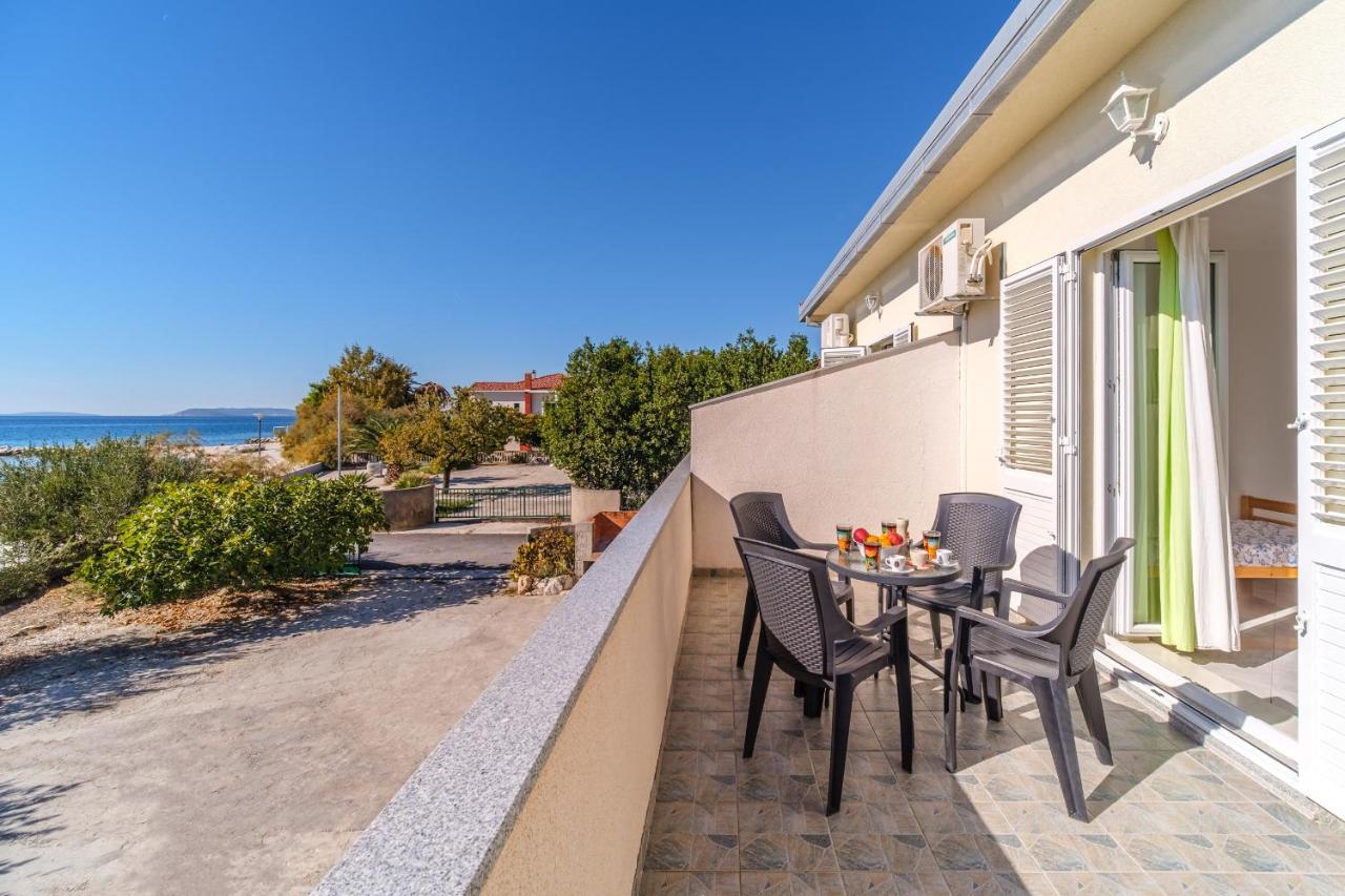 Beach Paradise Apartments ポドストラナ エクステリア 写真