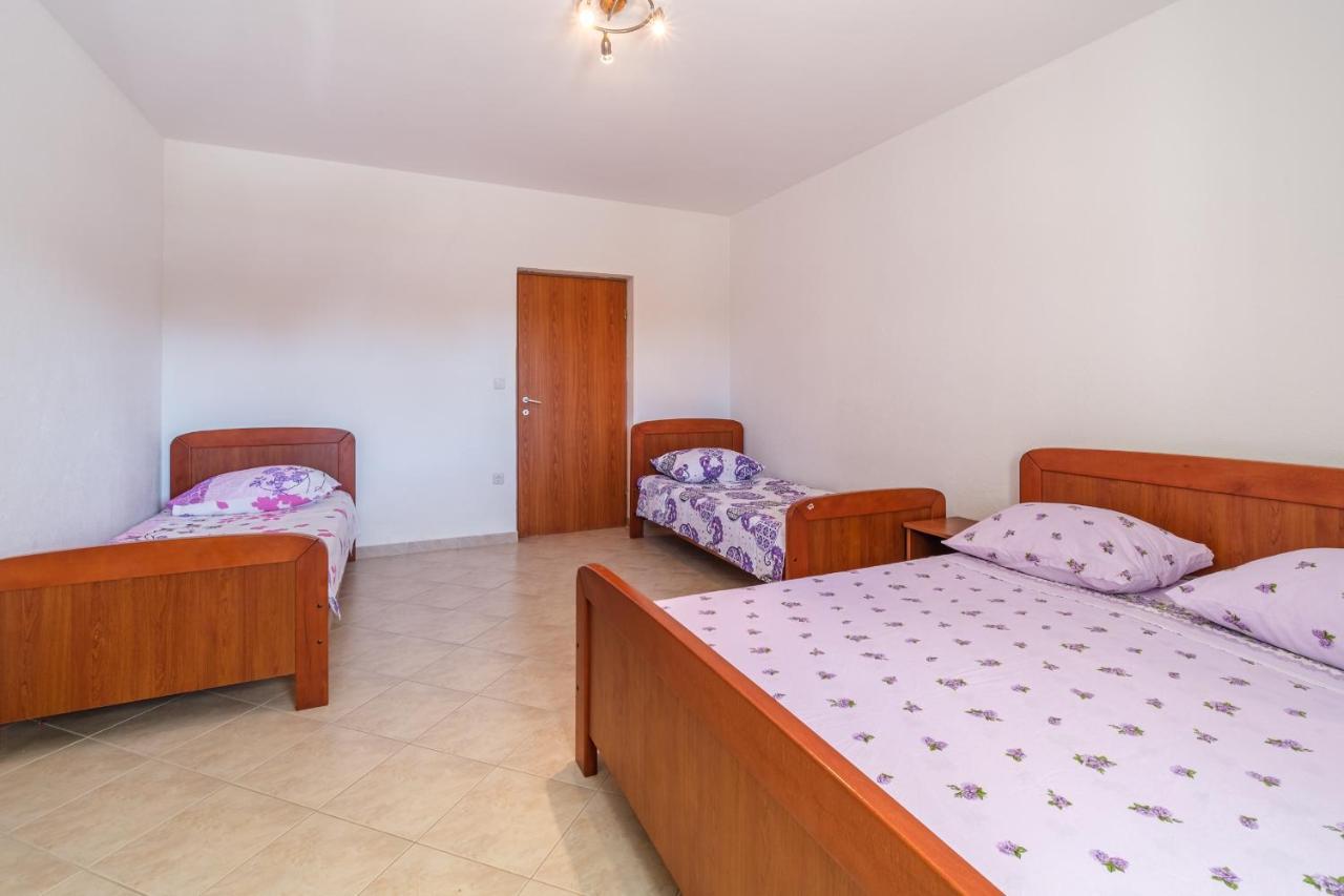 Beach Paradise Apartments ポドストラナ エクステリア 写真