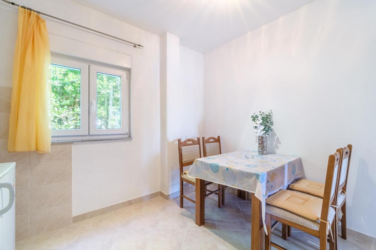 Beach Paradise Apartments ポドストラナ エクステリア 写真